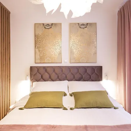 Charming Studio Apt In City Center Zadar Buitenkant foto
