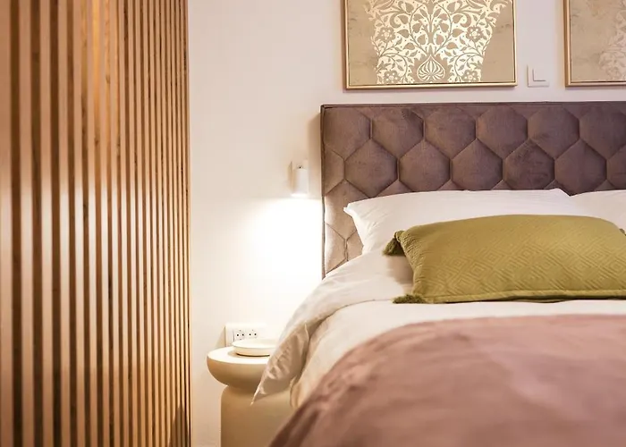 Charming Studio Apt In City Center