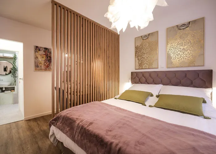 Charming Studio Apt In City Center