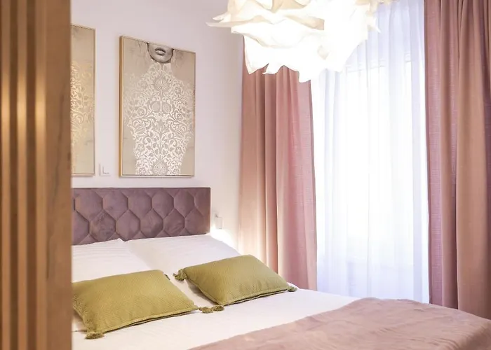 Charming Studio Apt In City Center